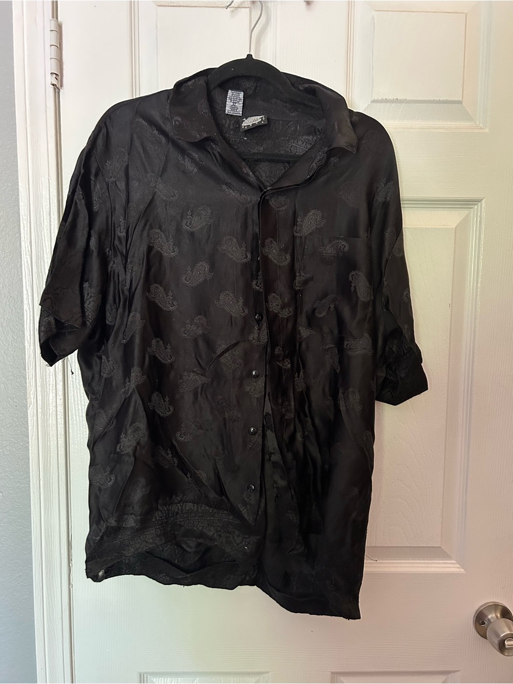 Men's Black Paisley Short-Sleeve Button Down Shirt